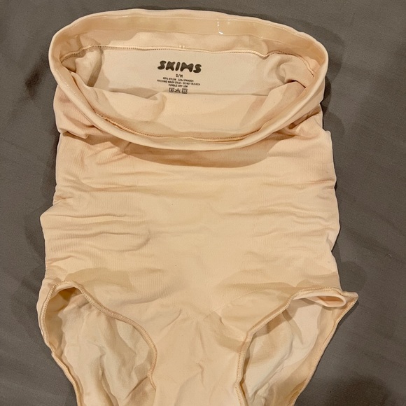 SKIMS Other - Skims SCULPTING HIGH WAIST BRIEF